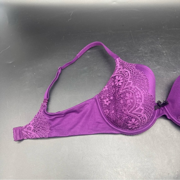 Victoria's Secret Purple Lace Underwire Bra - Picture 4 of 8